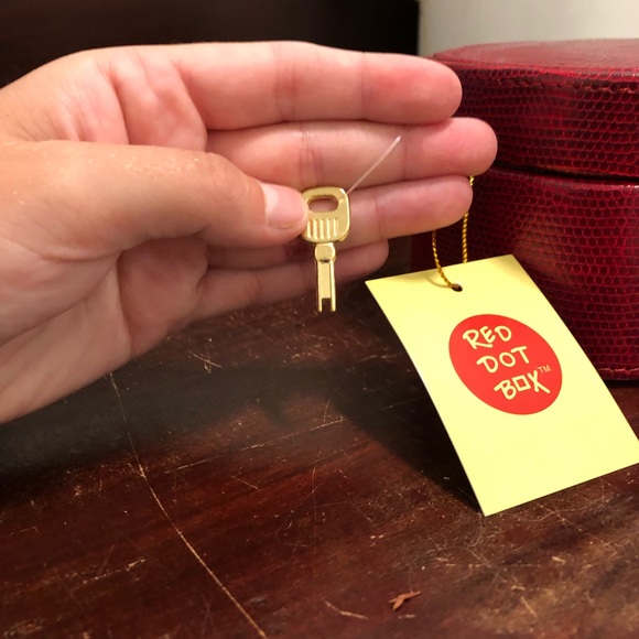 NWT! Red dot box mini travel jewellery box - Picture 3 of 6